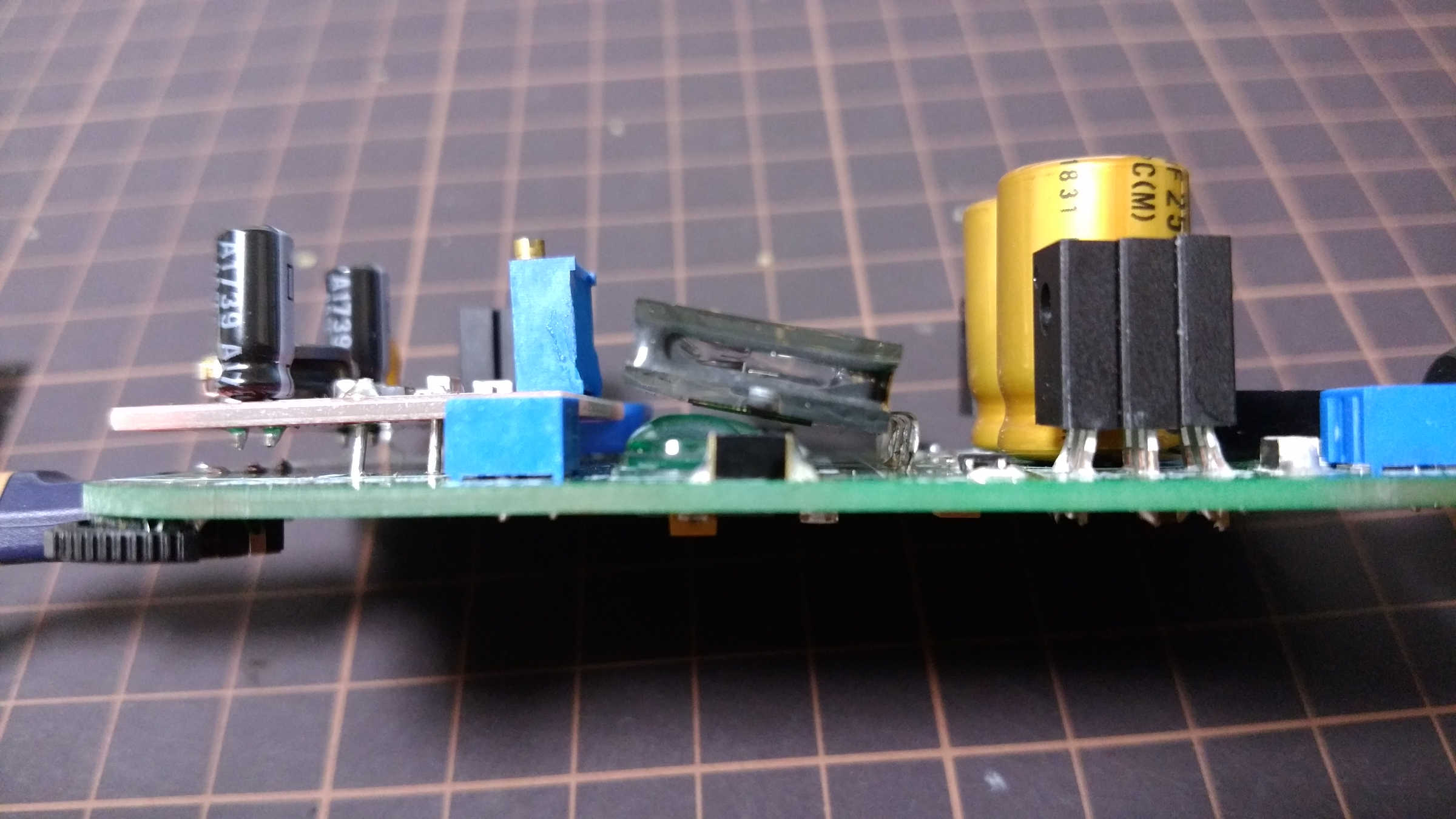 トランジスタは熱結合すること